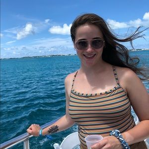 Meet your Posher, Maeve